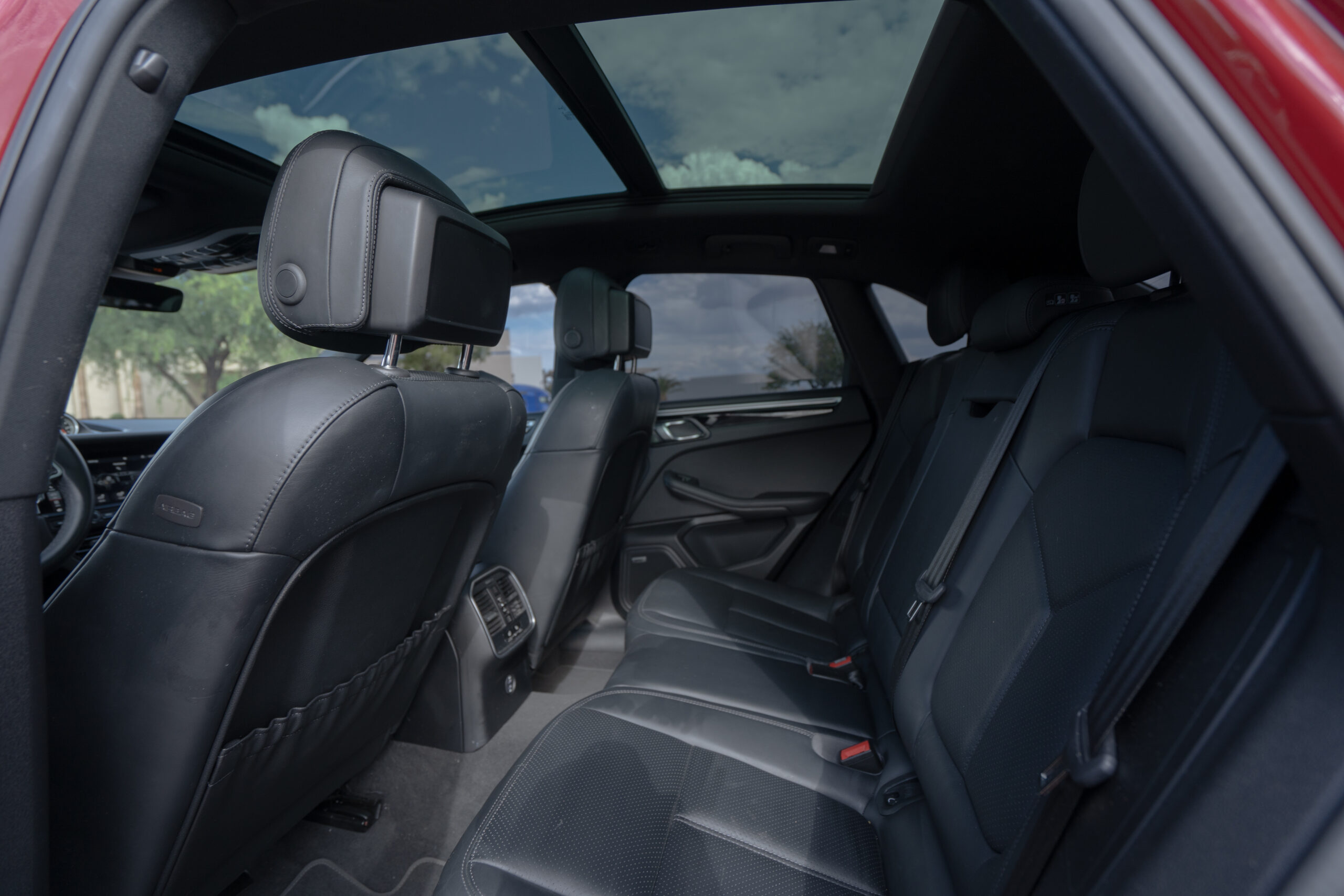 2020 Porsche Macan Highly Optioned!