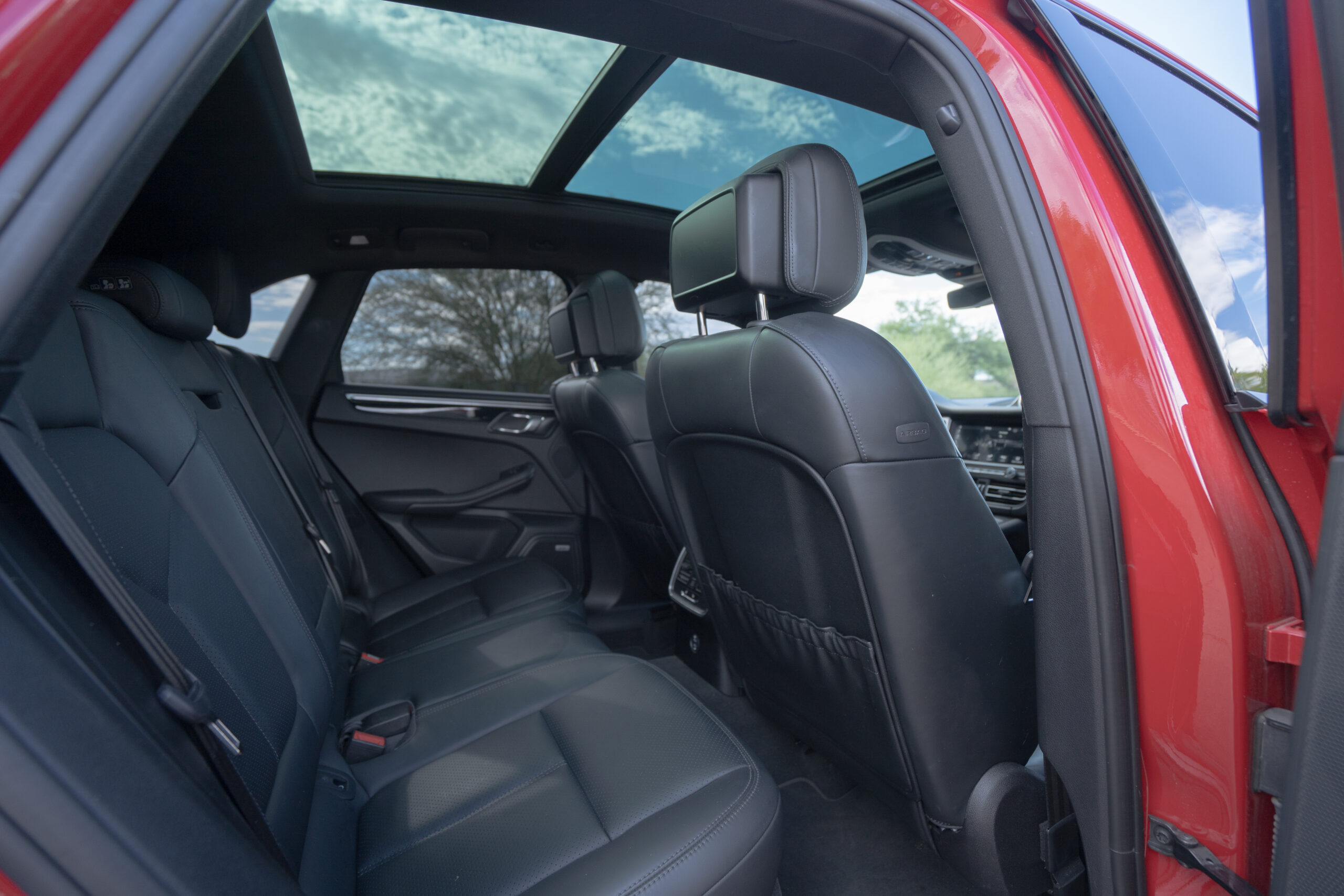 2020 Porsche Macan Highly Optioned!